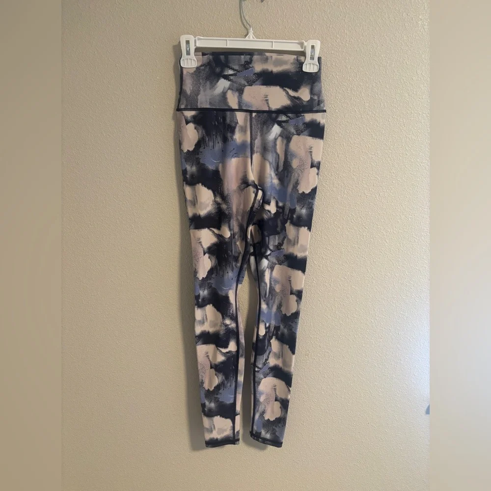 ALO Yoga print leggings size small